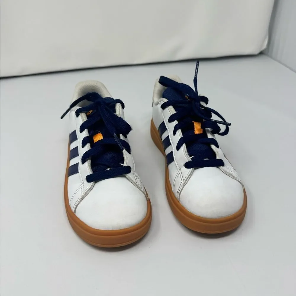 Adidas Grand Court Lifestyle Lace-Up GS in Cloud White and Dark Blue youth 1